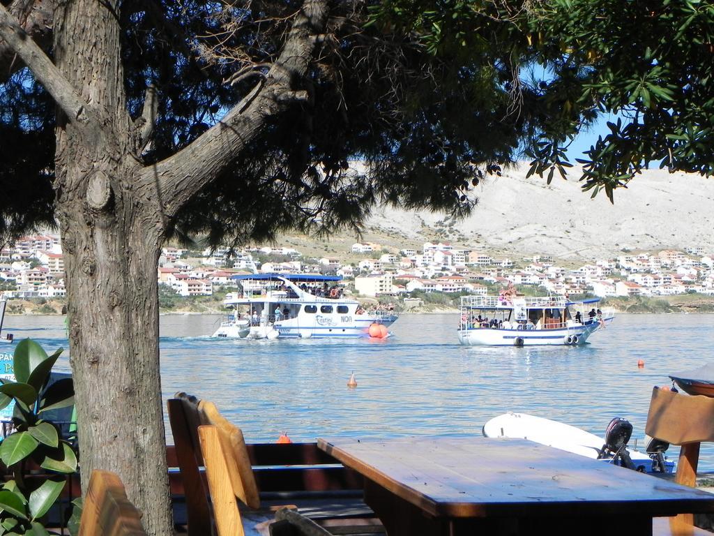 Apartments Riva Pag Town Quarto foto